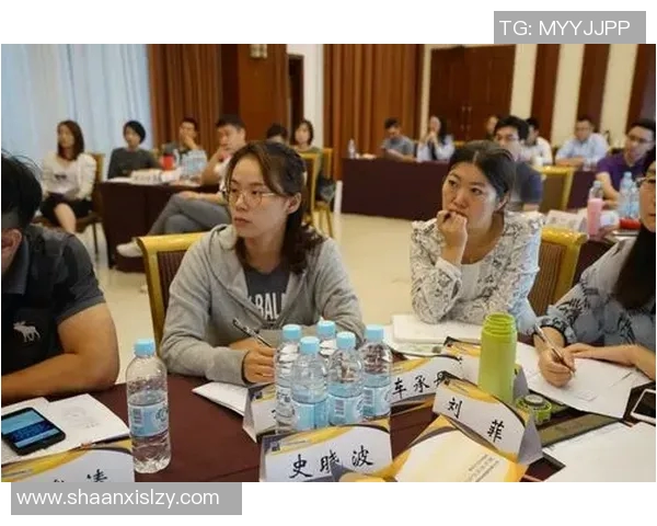 足球队员的成长之路:从青训营到职业赛场的奋斗与荣耀 足球队员的成长之路:从青训营到职业赛场的奋斗与荣耀